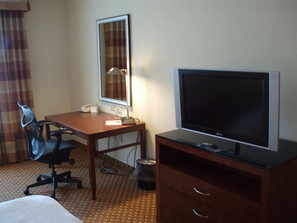 Hilton Garden East 3*