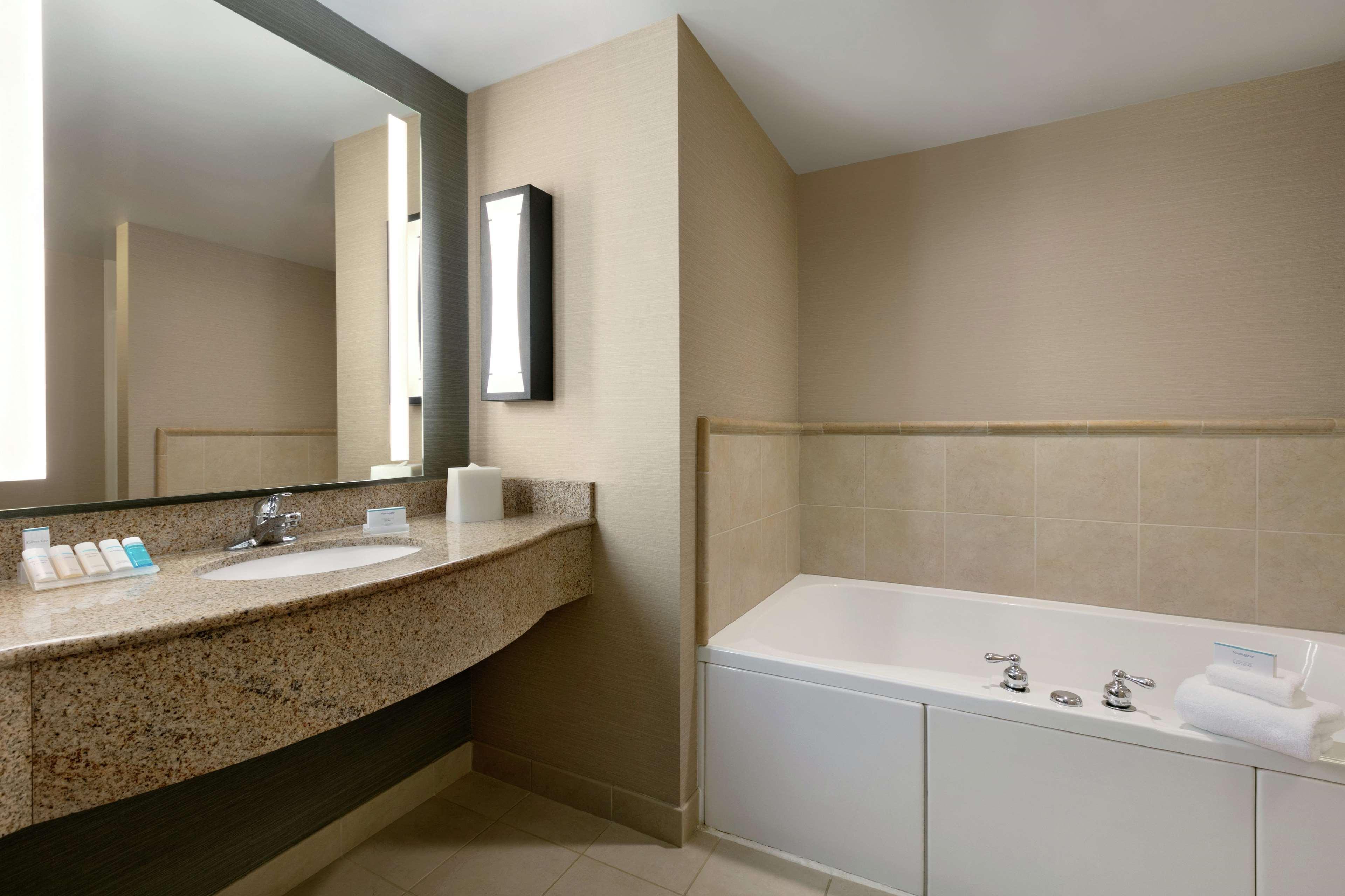 Hilton Garden East Hotel