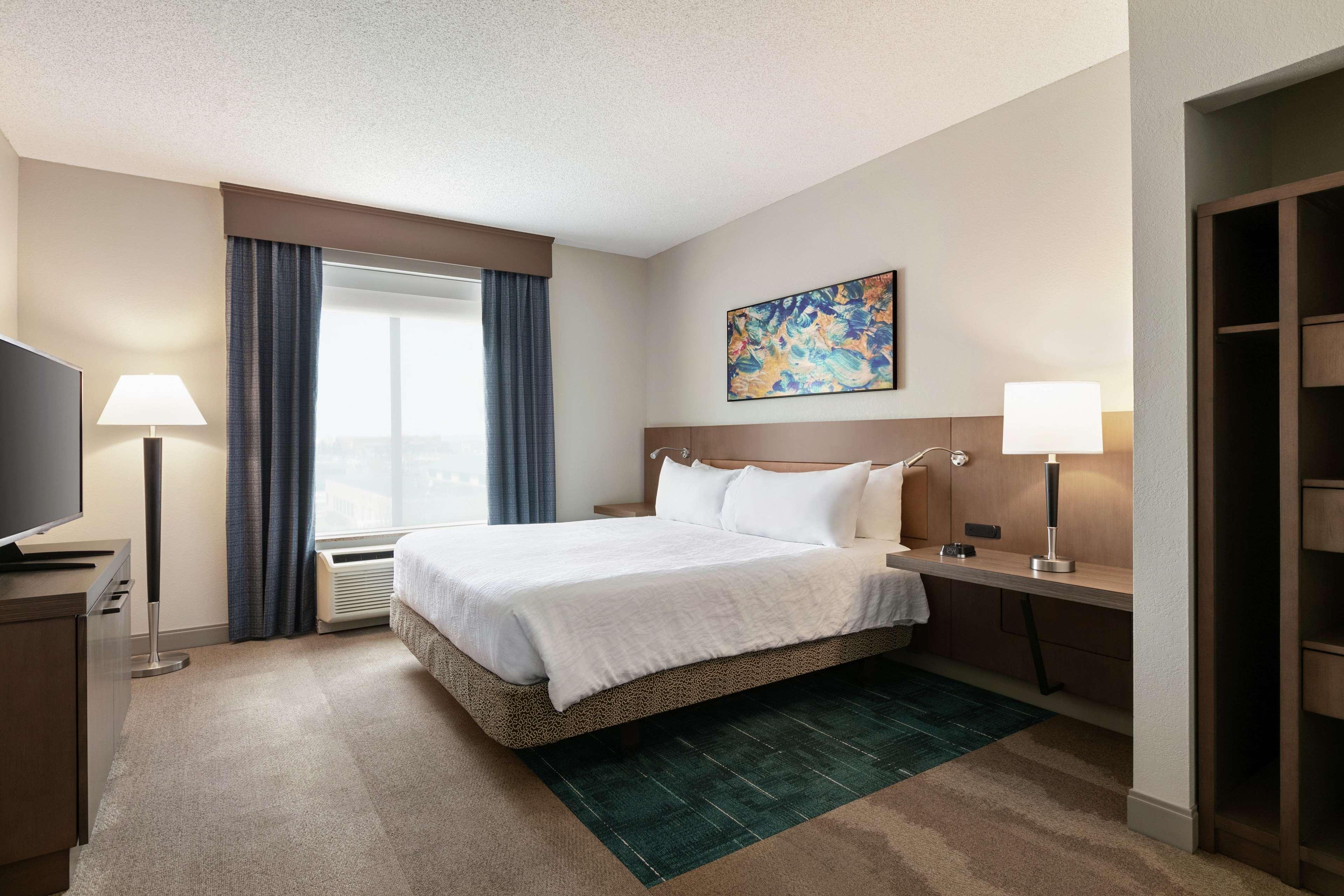 Hilton Garden East 3*