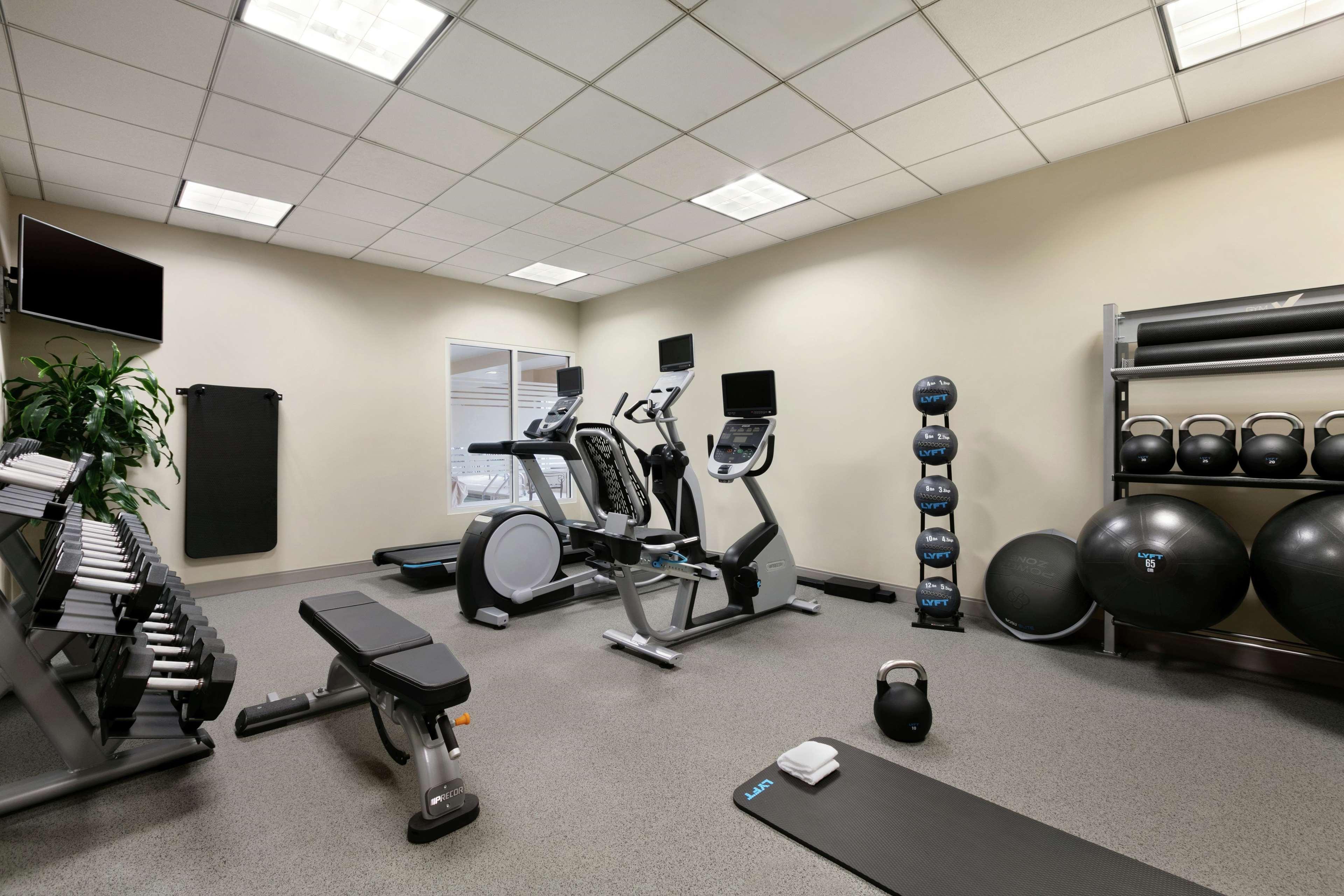 Hilton Garden East Hotel 3*